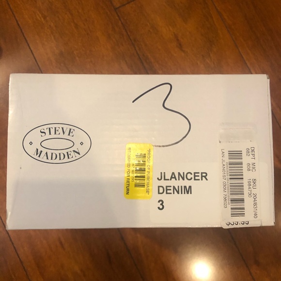 Girls Denim Steve Madden Sneakers - Picture 7 of 7